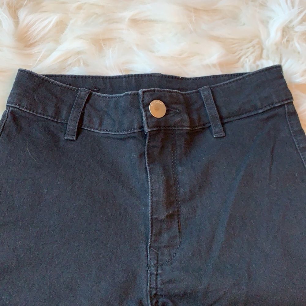 H&M Divided Black Denim Jean Shorts Size 2 - Picture 2 of 6